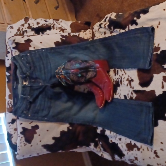 VIGOSS, THE NEW YORK, BOOT CUT JEANS, SIZE 7/8, LENGTH 33. - Picture 1 of 8